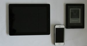 Ipad-schouder, tablet-nek en whatsapp-vinger